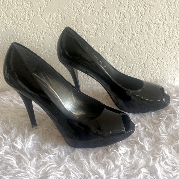 NEW-STUART WEITZMAN BLACK PATENT LEATHER PEEP TOE PUMP - Picture 5 of 9